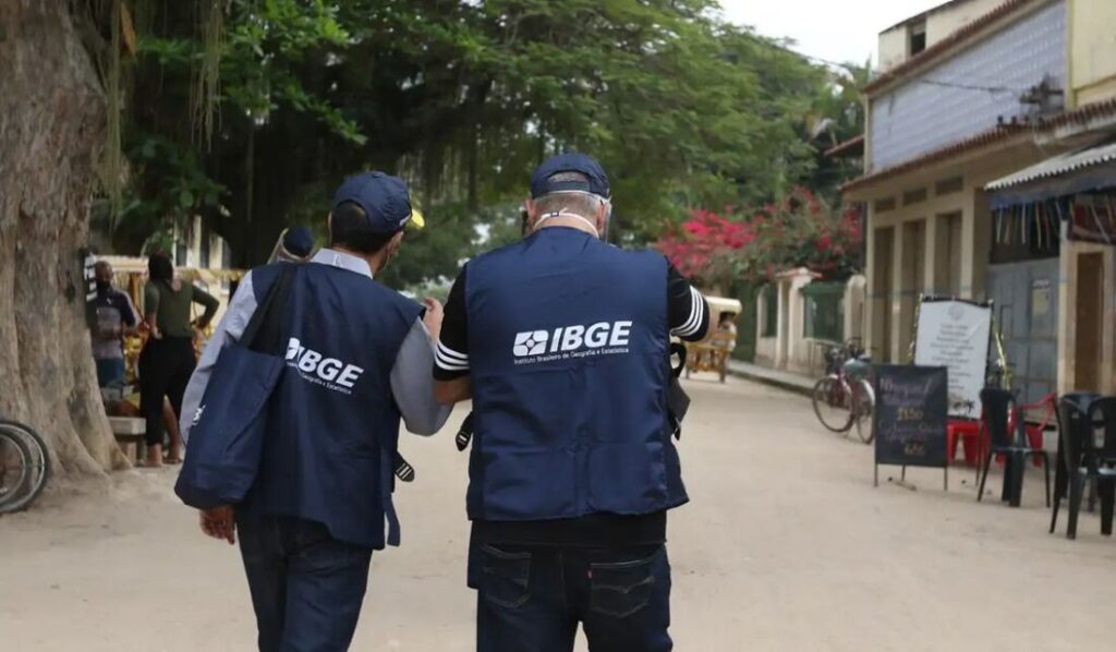 IBGE abre seleção com mais de 400 vagas temporárias em Pernambuco e salários até R$ 3.379