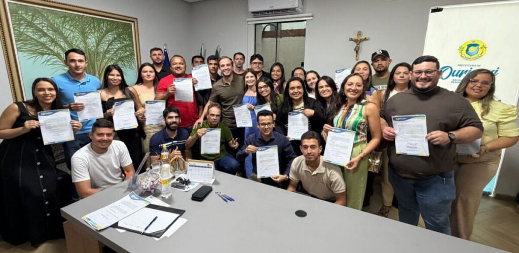 Prefeitura de Ouricuri dá posse a 27 novos concursados e reforça quadro de servidores