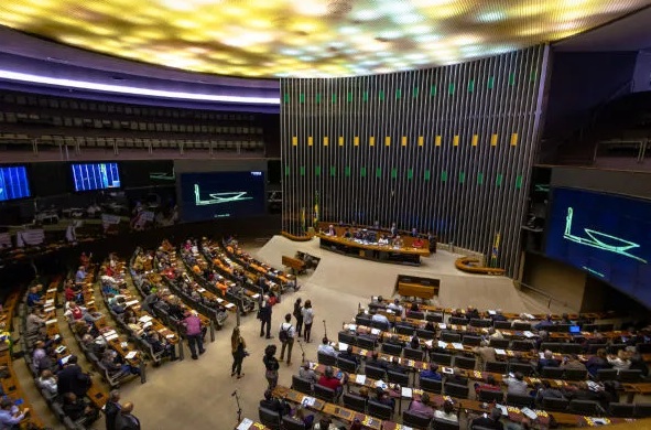 Governo retira urgência do fim da escala 6×1 e destrava pauta na Câmara
