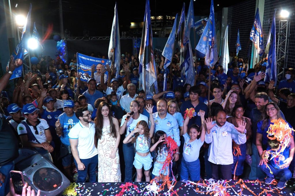 Com grande apoio popular, Candidato a Deputado Estadual Doutor Anderson Aquino e Deputada Federal Iza Arruda inauguram comitê em Ouricuri