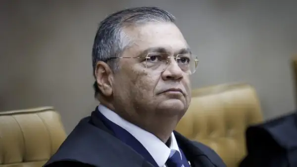 Dino derruba decisão de Mendonça e manda restabelecer post de Tabet sobre Nossa Senhora Aparecida