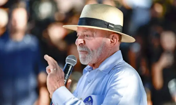 Lula diz que Trump “age como imperador” e avalia reciprocidade se negociação sobre tarifaço não avançar