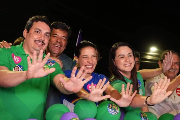 TRE-PE derruba proibição geral e permite Mendonça citar Raquel Lyra em propaganda