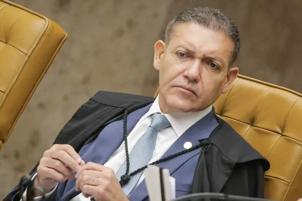Nunes Marques autoriza retorno do “Exército do Lula”, mas impõe espera de 48 horas