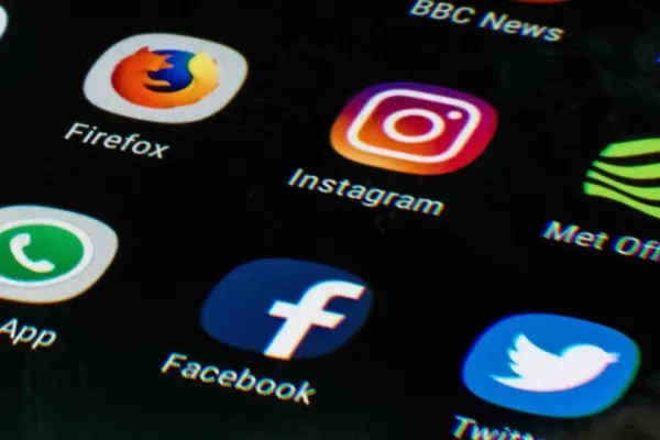 Campanhas já gastaram R$ 288,7 milhões com a Meta em 2026, mais que o dobro de 2022