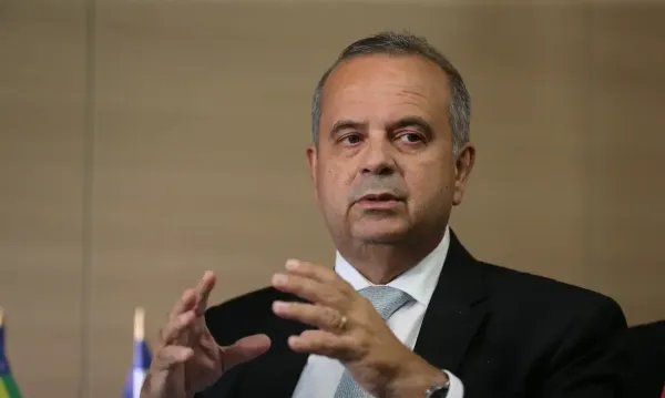 Coordenador da campanha de Flávio Bolsonaro diz ter sido surpreendido com saída do senador do Brasil