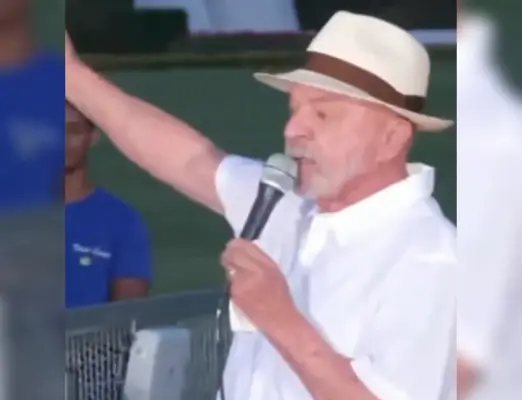 “Esse ato de sair do Brasil é vergonhoso”, diz Lula sobre Flávio Bolsonaro