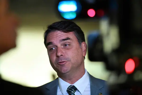 Flávio considera limitar reajuste de aposentadorias e BPC