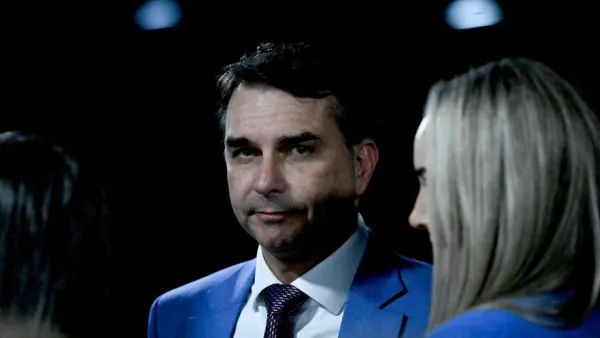 Investigações contra Flávio Bolsonaro continuam no STF mesmo após saída do Brasil