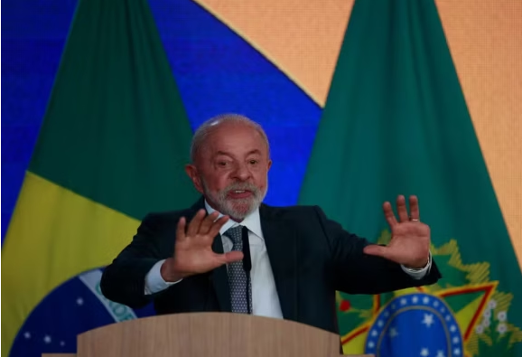 A dez dias do segundo turno, Lula promete transporte público gratuito nos fins de semana