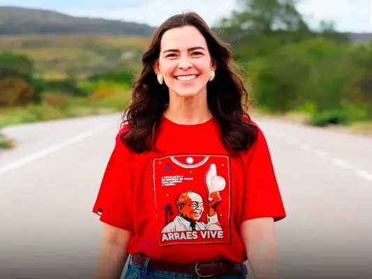 Maria Arraes, eleita deputada estadual, registra votação em todo Pernambuco