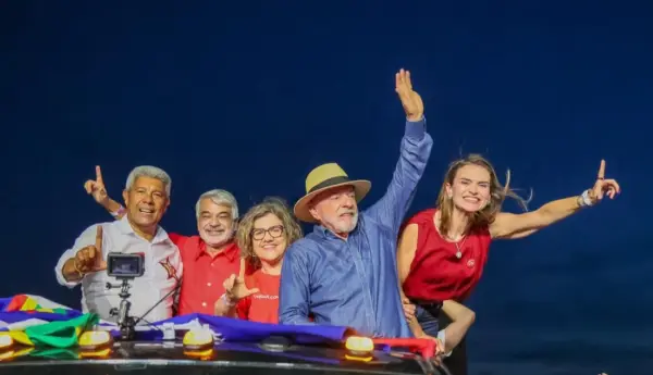 Marília Arraes acompanha Lula em caminhada entre Juazeiro e Petrolina e destaca demandas do Sertão