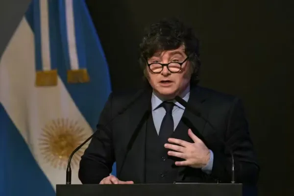 Milei chama Lula de “esquerdista ladrão” e Itamaraty reage a ataques do presidente argentino