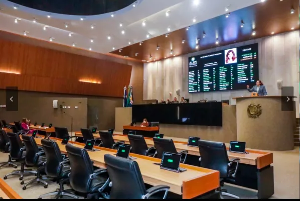 Nova composição da Alepe amplia espaço de Raquel na disputa pela Mesa Diretora