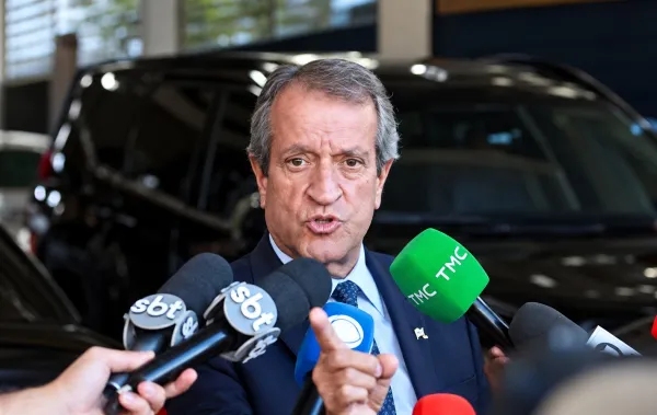 PL, partido de Flávio Bolsonaro, reconhece resultado das eleições presidenciais