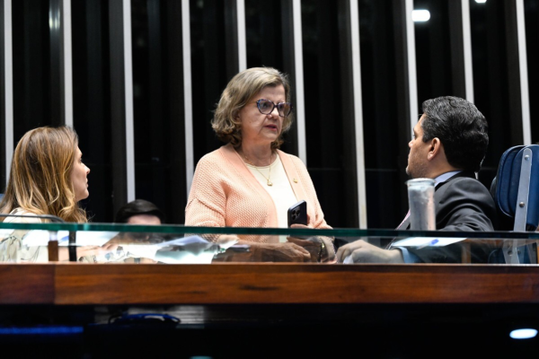 Teresa Leitão articula avanço do fim da escala 6×1 e participa de mobilização por Lula
