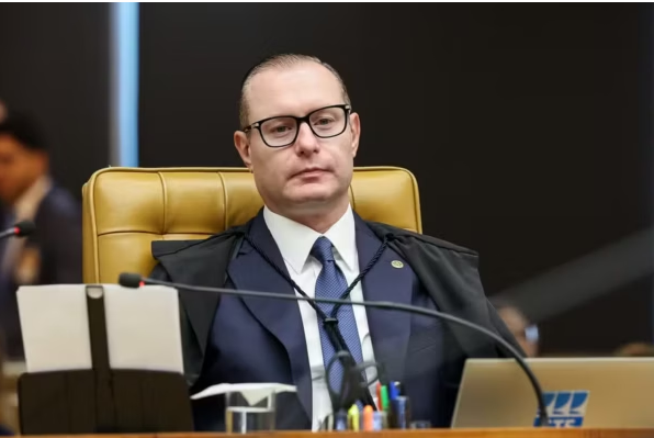 Zanin determina prorrogação da votação até as 19h em todo o Brasil após problemas no transporte público